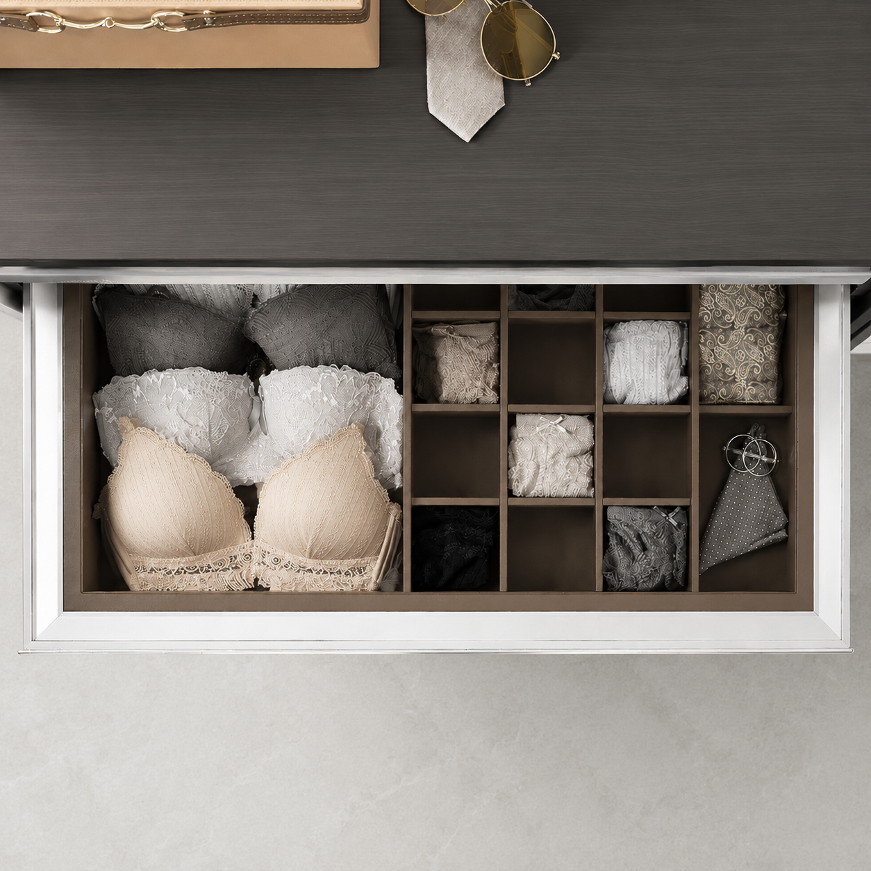 Multi-Functional Pull-Out Wardrobe Storage Basket for Jewelry, Lingerie & Clothing